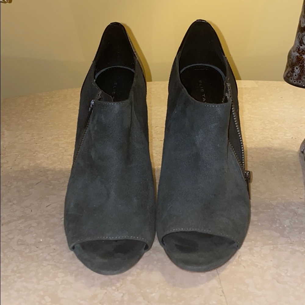 Elie Tahari Heels